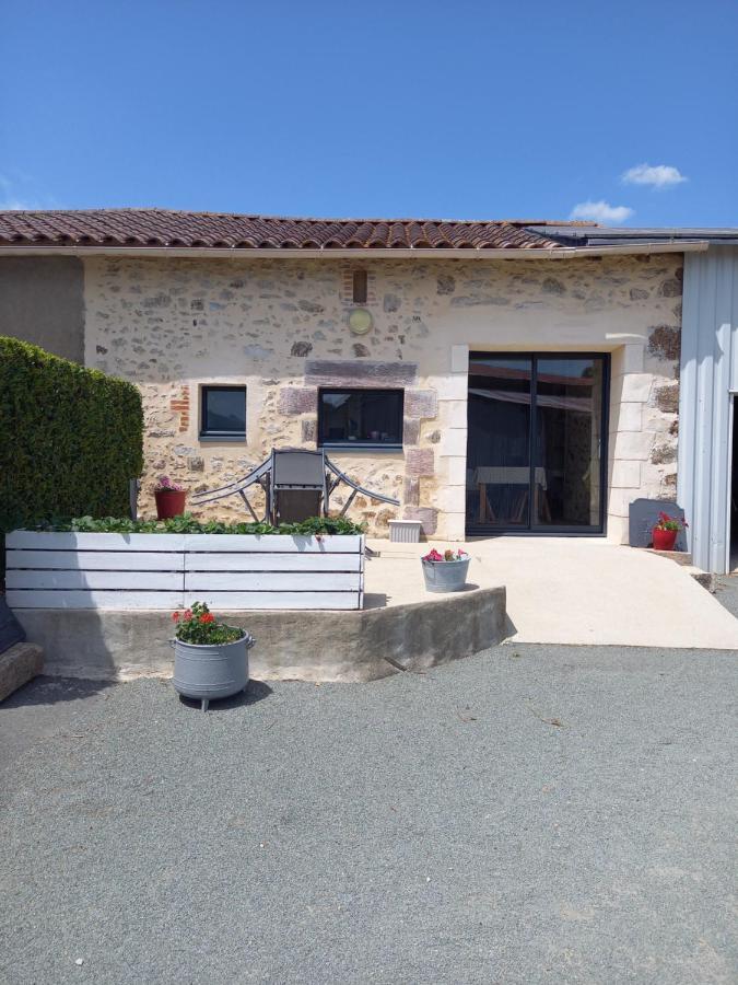 Gite La Petite Maison Montournais エクステリア 写真