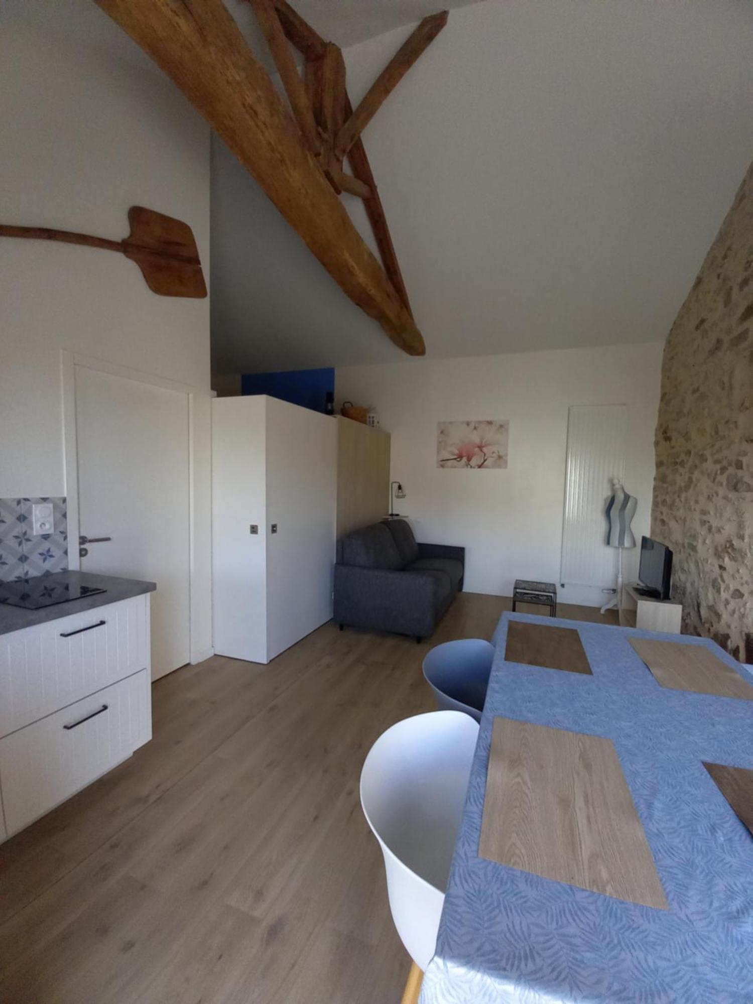Gite La Petite Maison Montournais エクステリア 写真